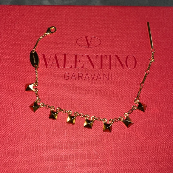 Preloved Garavani Valentino mental rockstud bracelet pristine condition. - Picture 1 of 8